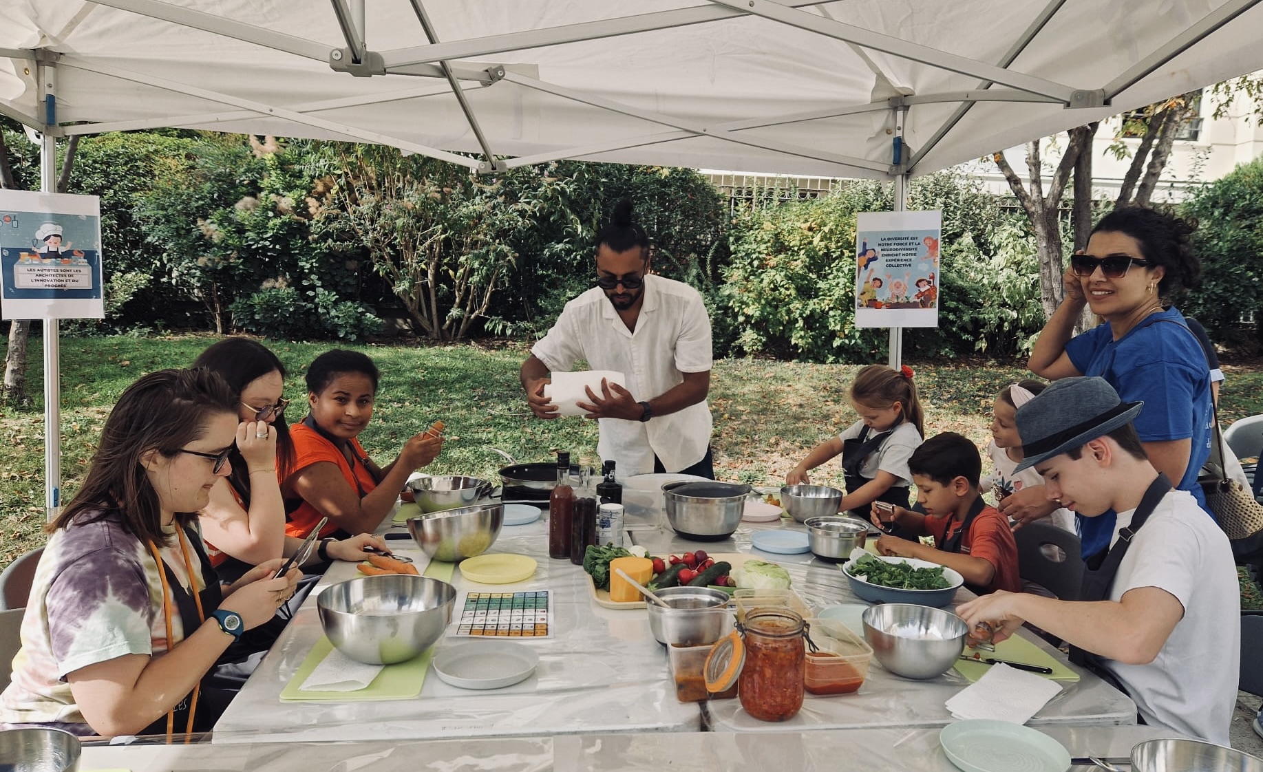 Atelier cuisine partagé sous le barnum